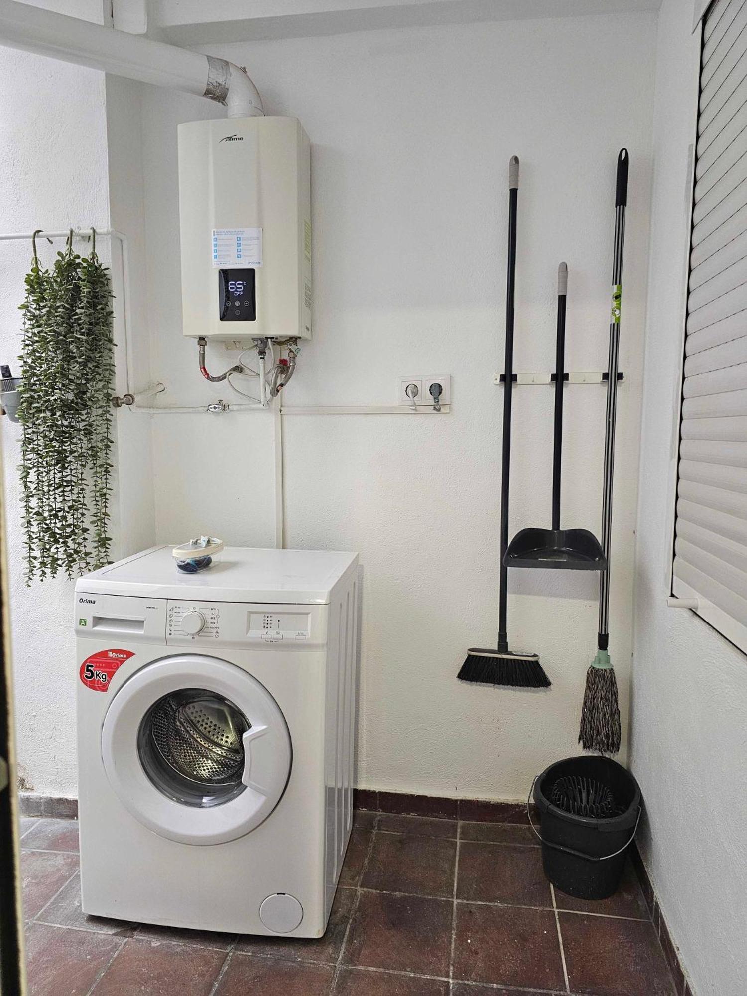 Suncastle Apartamentos Alicante -With Sunny Rooftop Terrace And Barbecue Exteriör bild